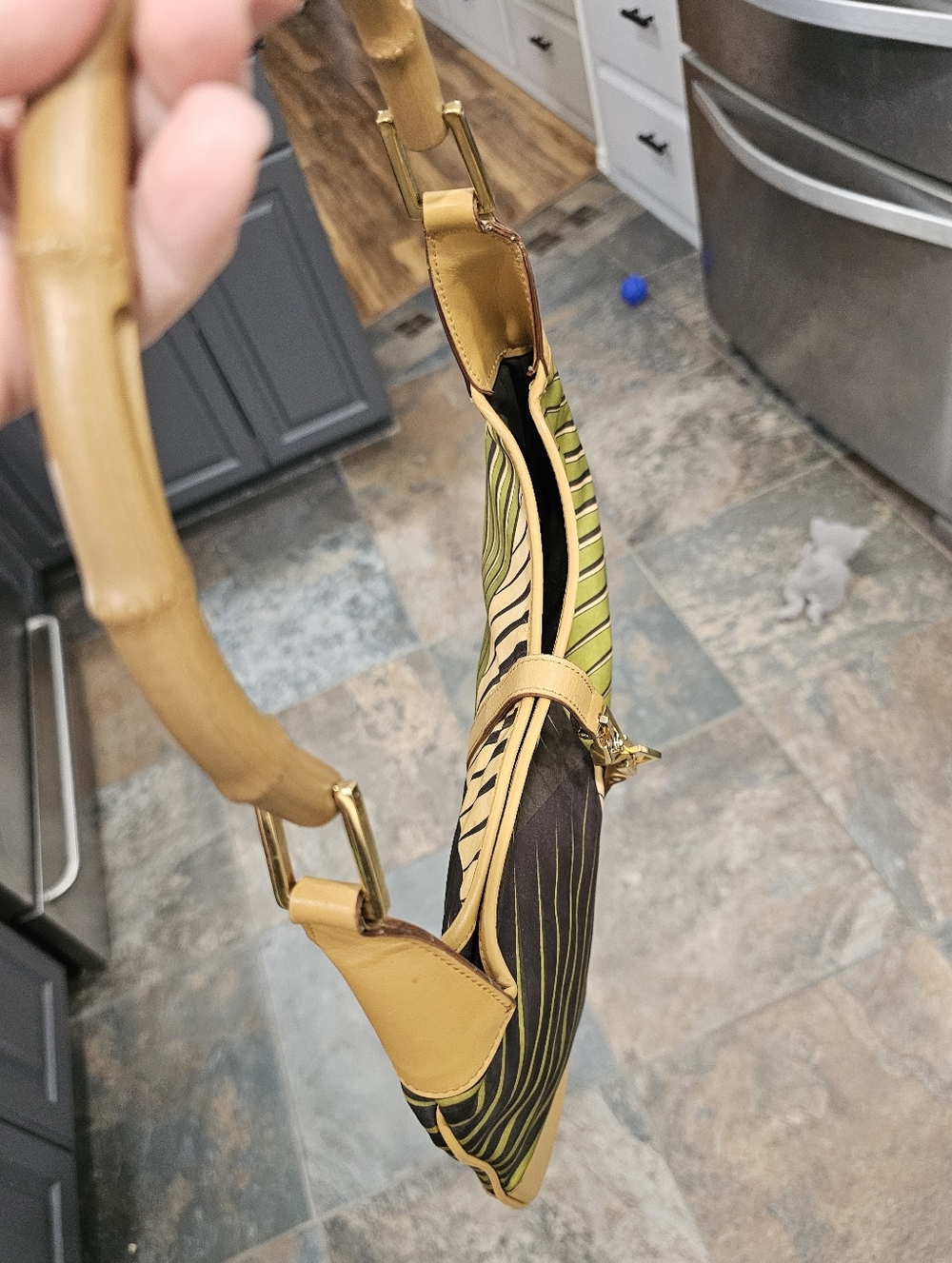 ๐ฃ HOST PICK ๐ฃ Vintage Gucci Satin Bamboo Jackie O Shoulder Bag ๐ฅ RARE ๐ฅ - Picture 9 of 16